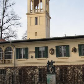 Schlosshof mit "Campanileturm".