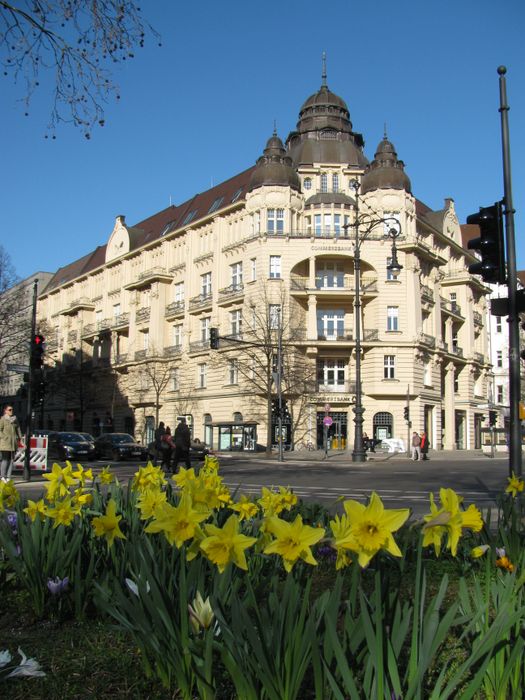 Der KuDamm am Olivaer Platz im April 2015.:)