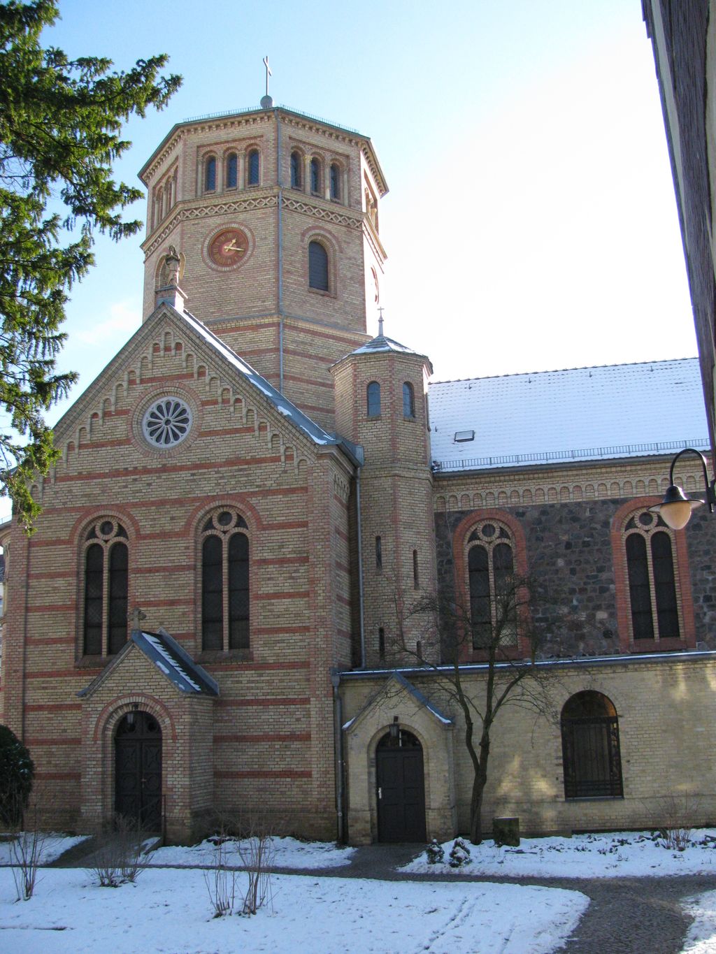 Nutzerfoto 15 Ev. Kirchengemeinde Pankow Niederschönhausen Gemeindebüro
