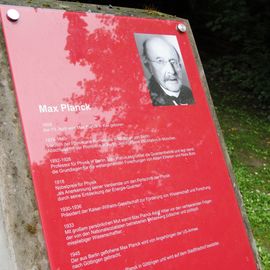 Historischer Stadtfriedhof und Park in Göttingen von 1881, Nobelpreis 1918 Physik &quot;Max Planck&quot;, Biographie