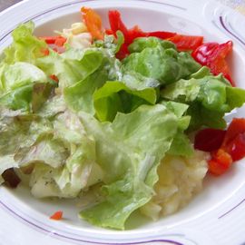 Restaurand u. Cafe &quot;Zum König&quot;, Rindermarkt 2, Außenterasse: Salat dabei