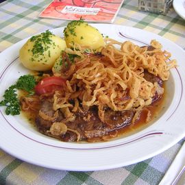 Restaurand u. Cafe &quot;Zum König&quot;, Rindermarkt 2, Außenterasse: Zwiebelschnitzel