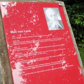 Historischer Stadtfriedhof und Park in Göttingen von 1881, Nobelpreis 1914 Physik &quot;Max von Laue&quot;, Biographie