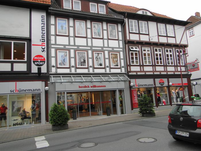 Modehandel Kaufhaus Schünemann KG in der Altendorfer Str. 12