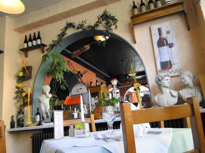 Pizzeria Ristorante Italia seit 30 Jahren in Einbeck in der Altendorfer Str. 48, im Lokal