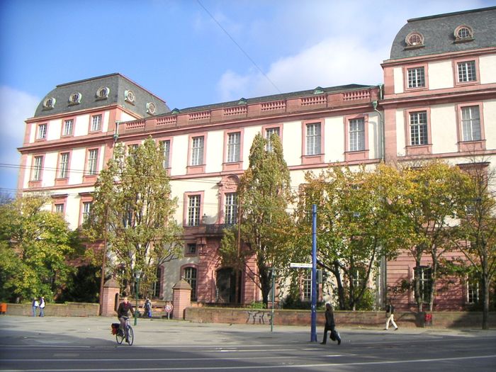 Das Schlossmuseum im Residenzschloss Darmstadt am Marktplatz 