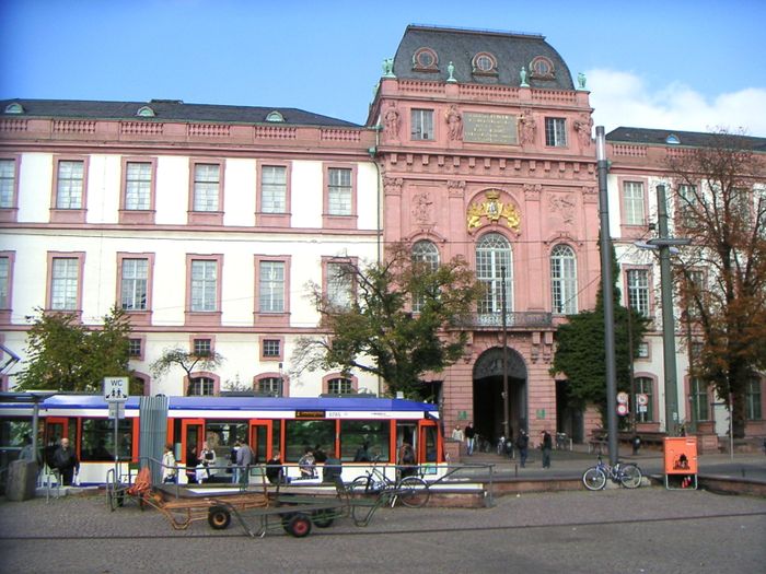 Das Schlossmuseum im Residenzschloss Darmstadt am Marktplatz 