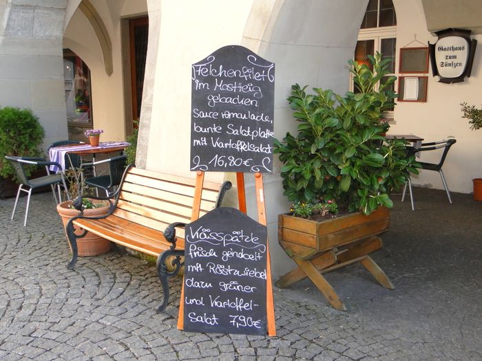 Gaststätte u. Restaurant "Zum Sünfzen" in der Maximilianstr. 1, 'Außenwerbung'mit 
Speiseangeboten
