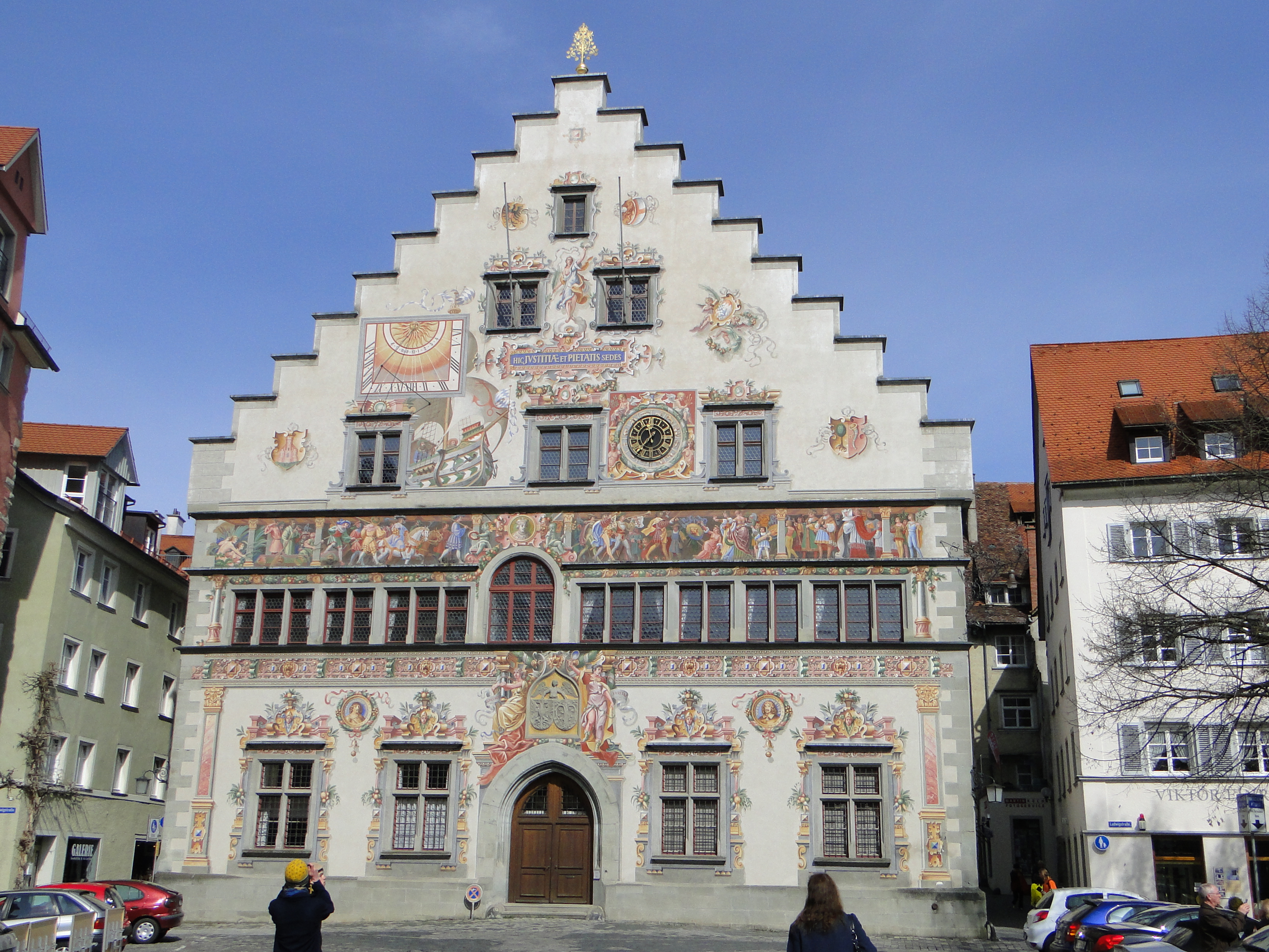 Das alte, historische Rathaus von Lindau am Bodensee am Bismarckplatz 4, Ansicht vom See aus