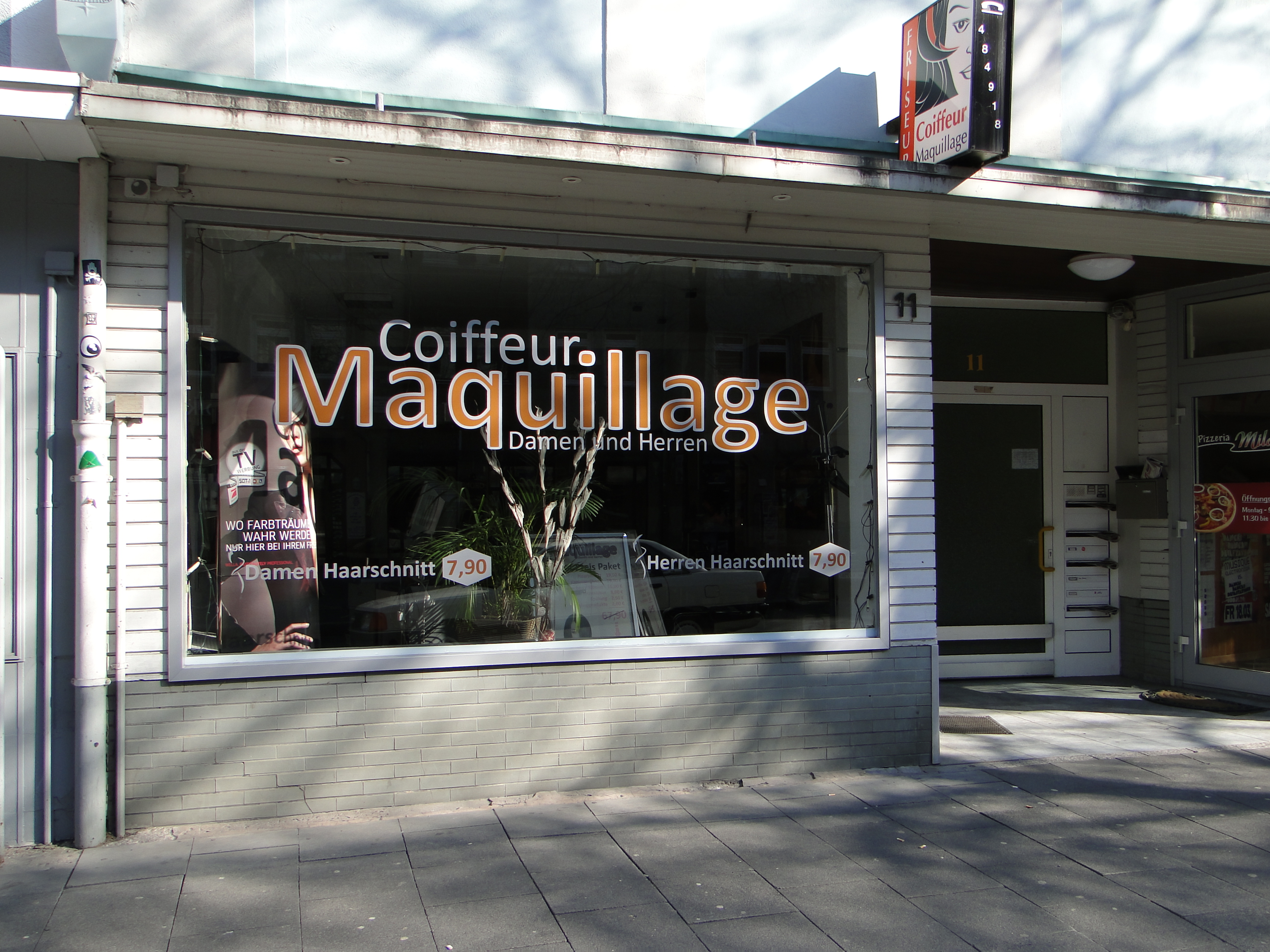 Coiffeur Maquillage in der Goethe-Allee 11