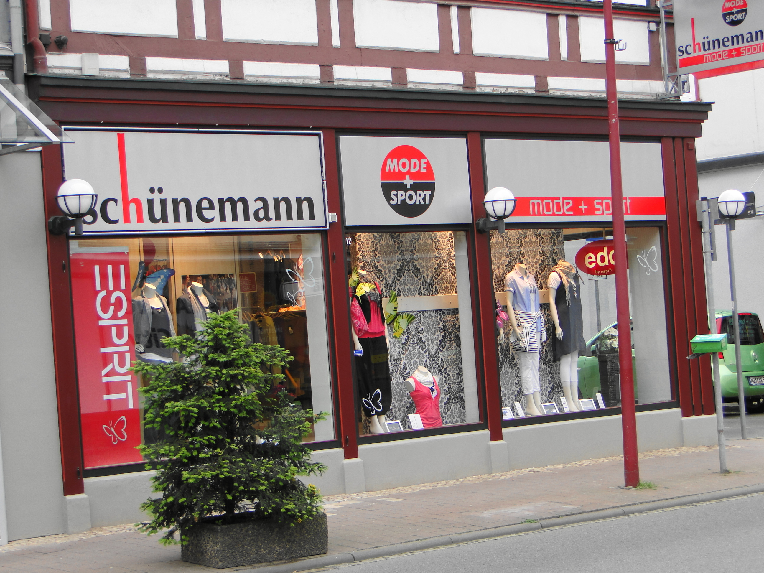 Modehandel Kaufhaus Schünemann KG in der Altendorfer Str. 12