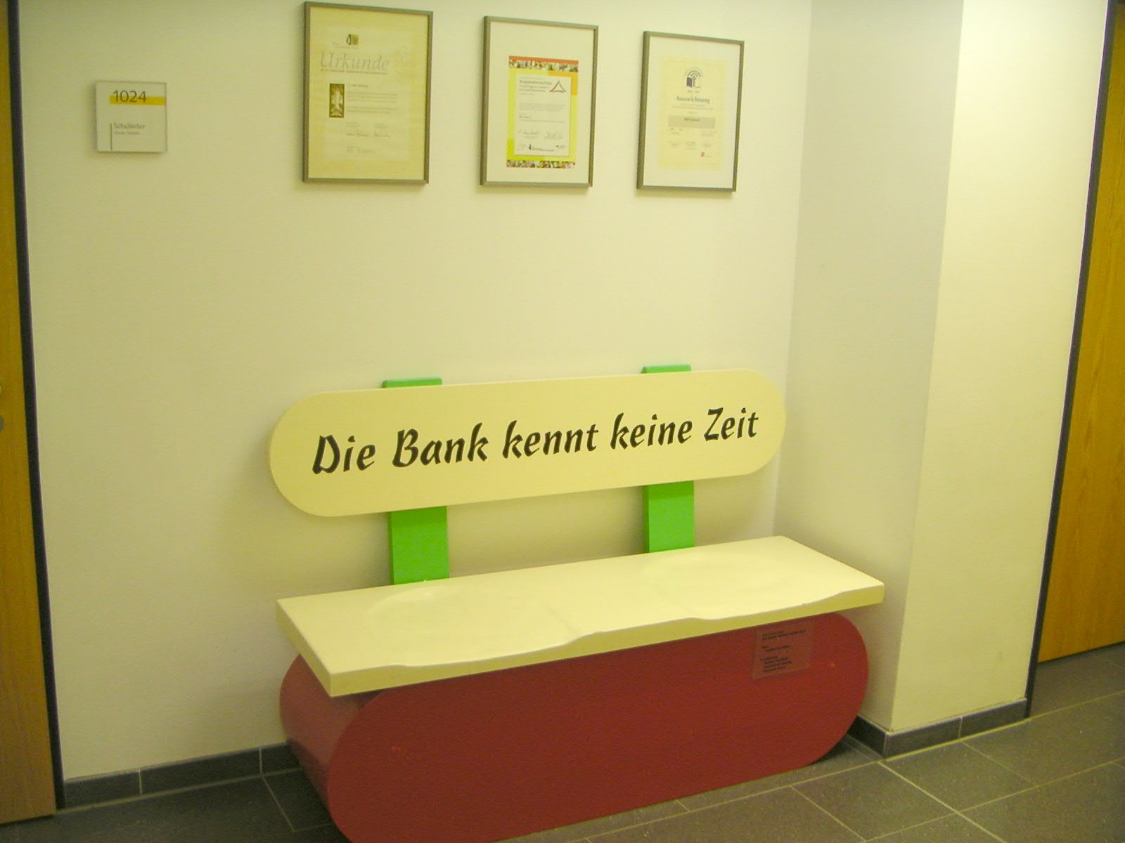 BBS EIN Haus 5 Bank