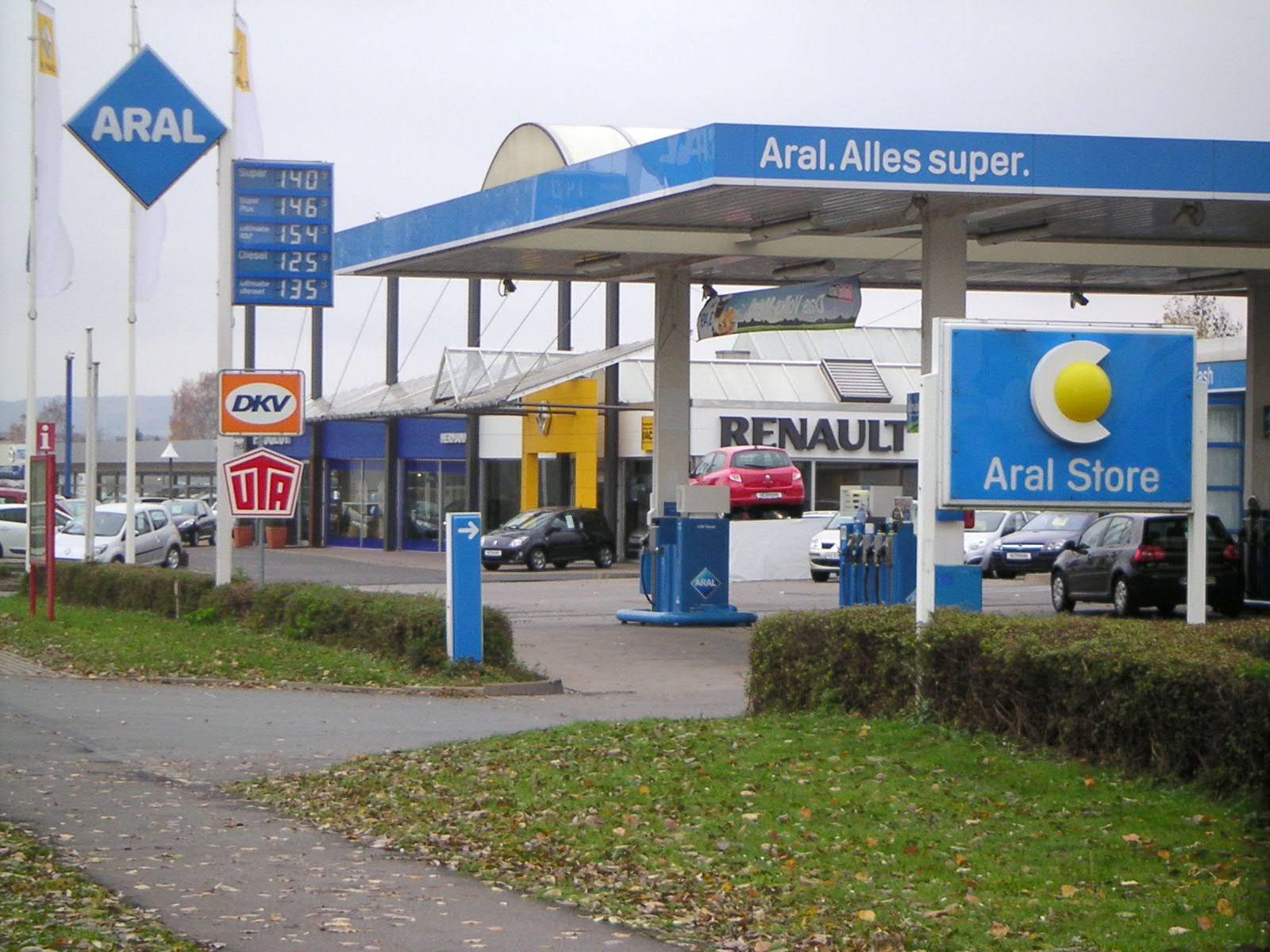ARAL direkt nach Ortseingang Einbeck
