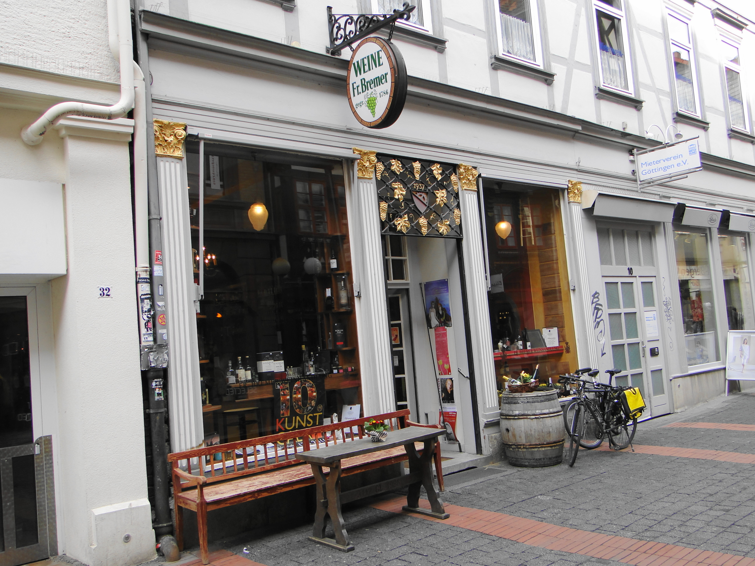 Eingangsbereich der Weinhandlung Bremer (alteingesessenes Göttinger Geschäft) in der Barfüßer Str. 10