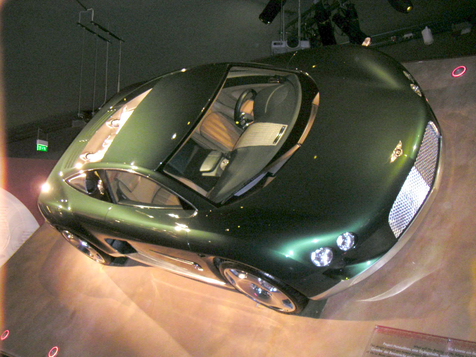Bugatti Prototyp in der Autostadt Wolfsburg, Stadtbrücke
