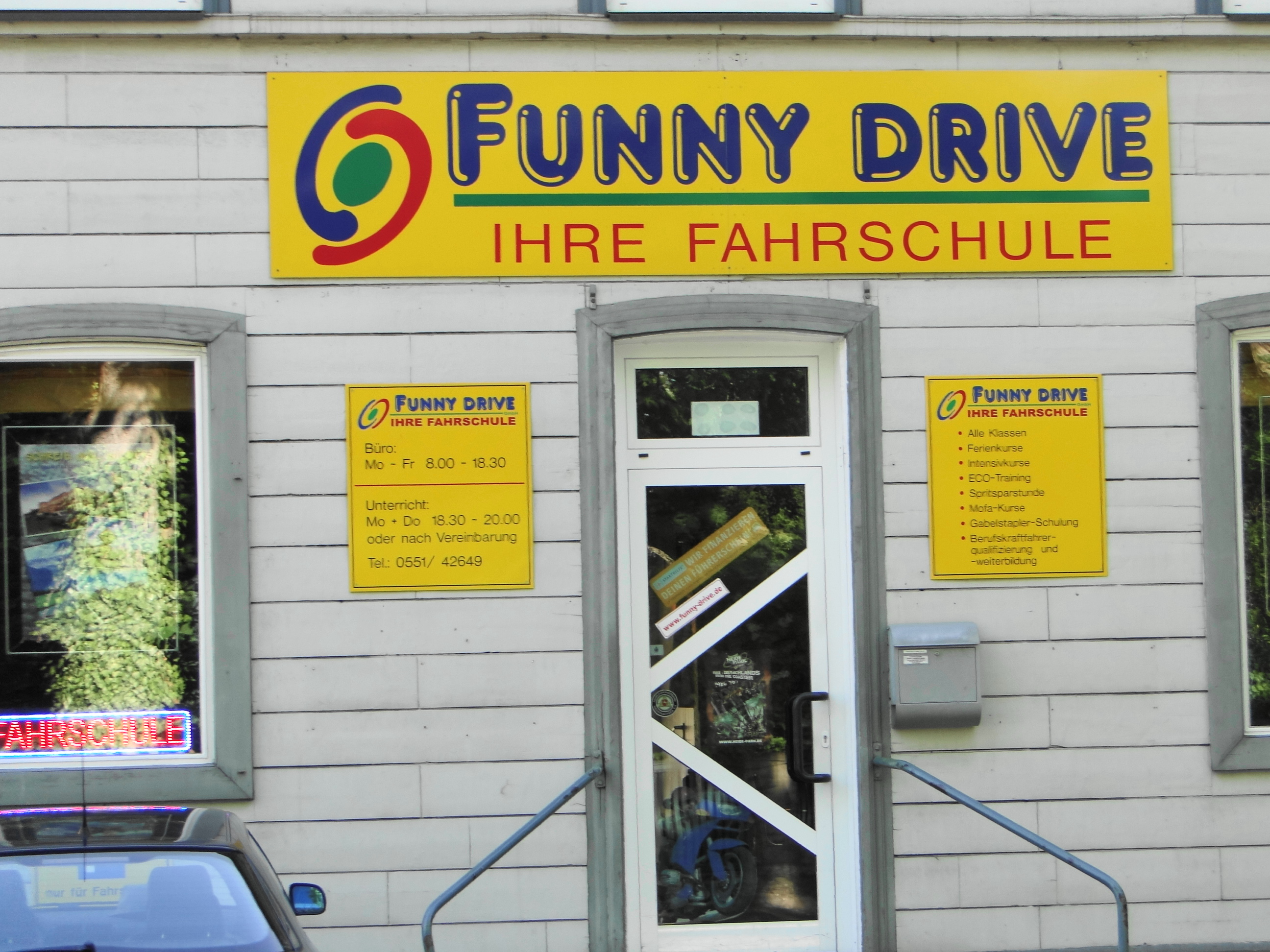 Fahrschule Funny Drive GmbH in der Reinhäuser Landstr. 32, Eingang