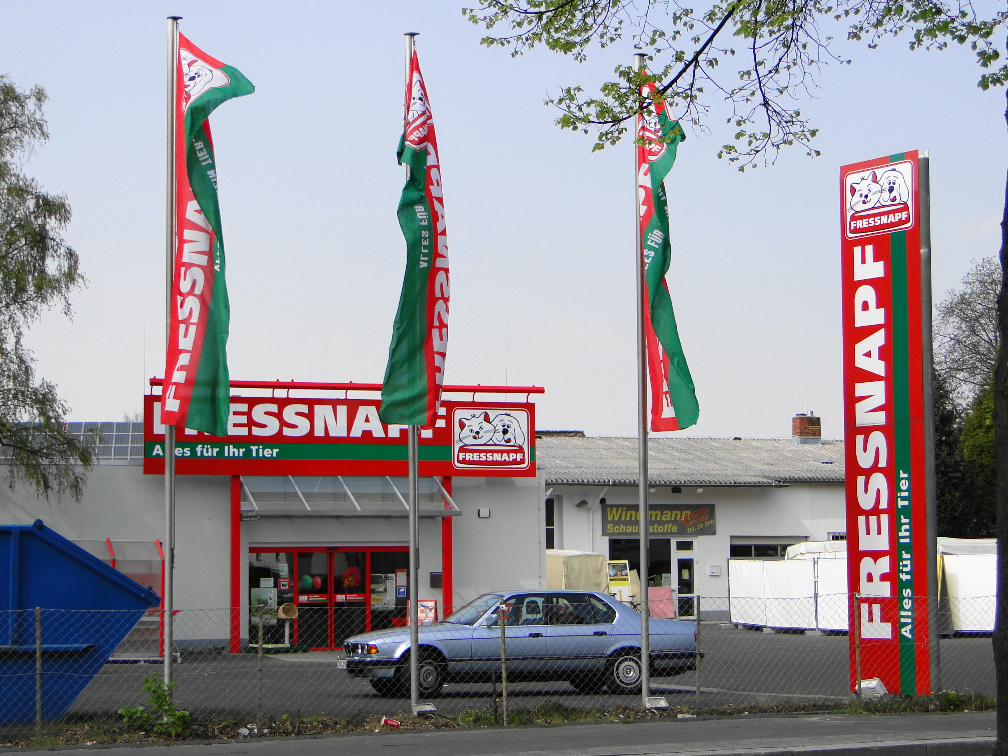 Tierbedarf FRESSNAPF in der Kasseler Landstr. 58