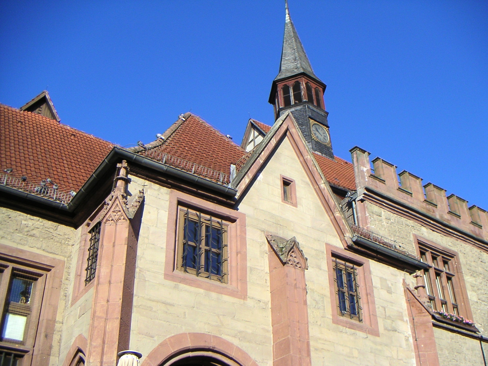 Wahrzeichen u. Sehenswürdigkeit: Das alte Rathaus Göttingen, Markt 9