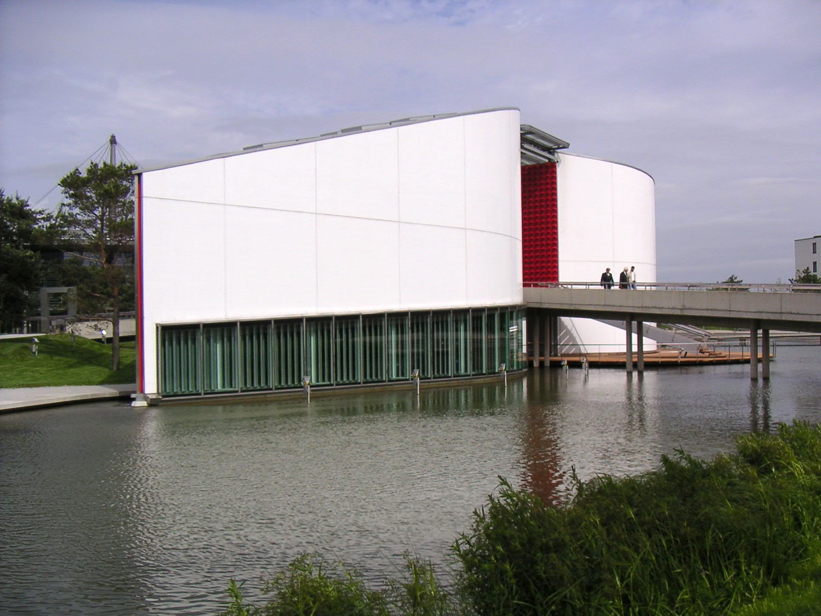 Skoda Pavillon in der Autostadt Wolfsburg, Stadtbrücke