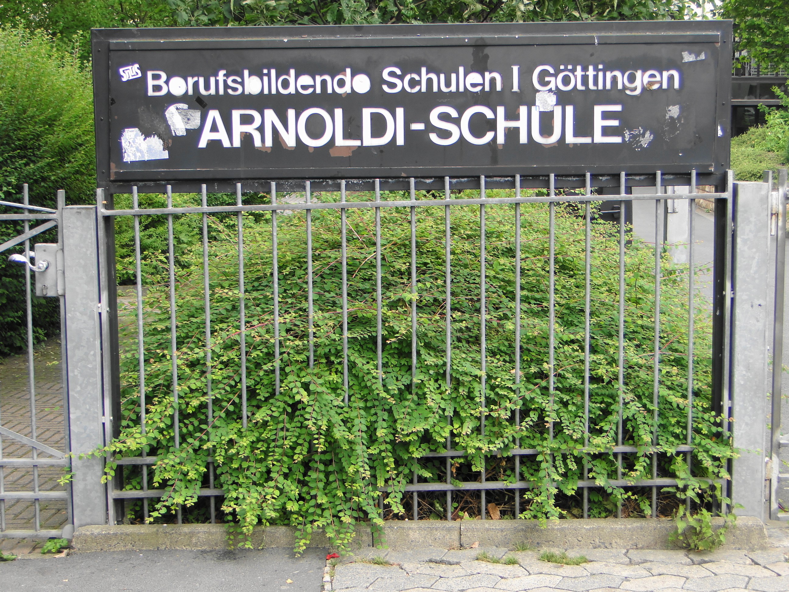 BBS I Wirtschaft /  Arnoldi-Schule im Friedländer Weg 33, Seiteneingang in der David-Hilbert Straße