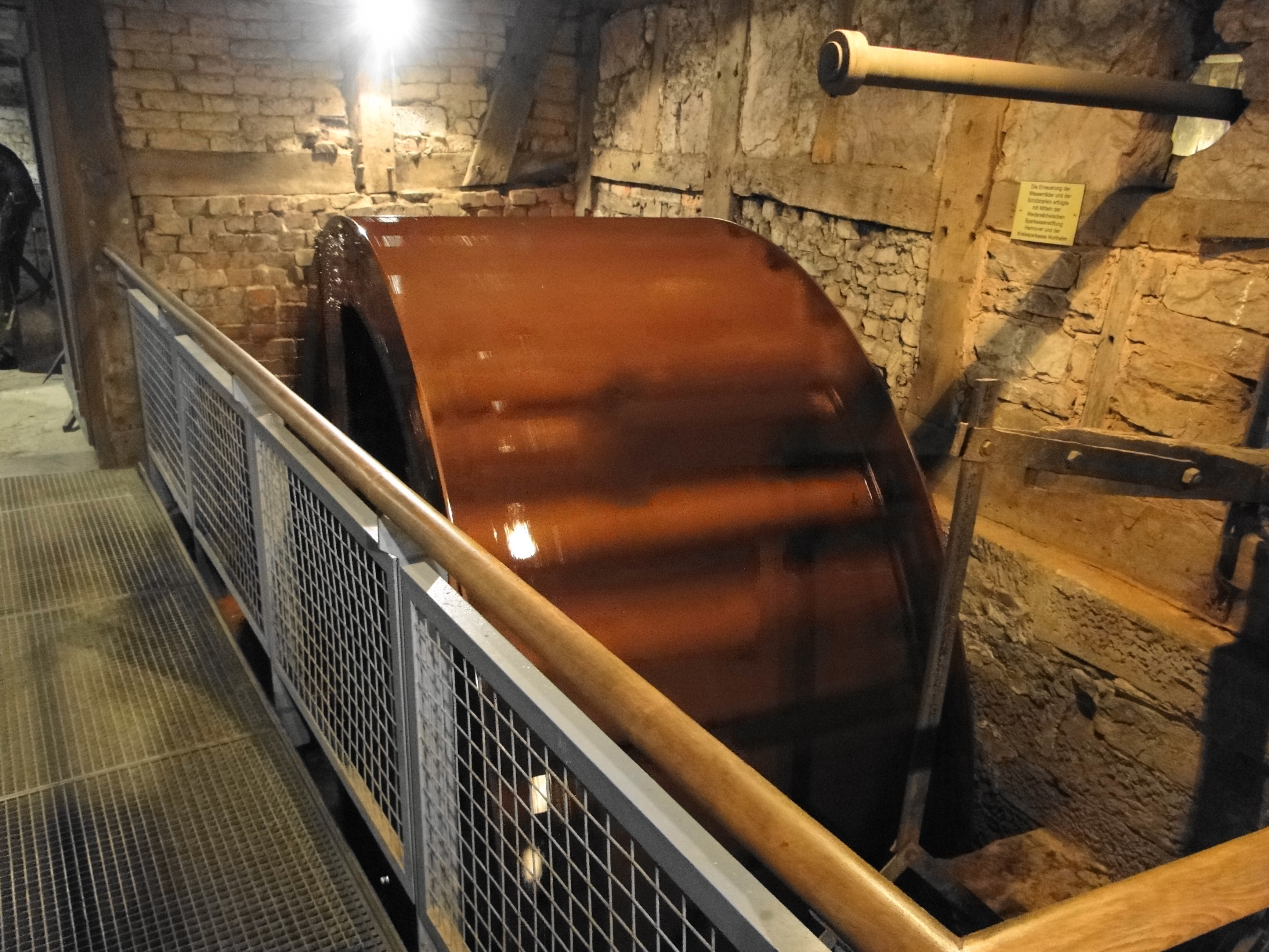 Historisches Technikmuseum Blankschmiede Neimke in Dassel, großes Wasserrad