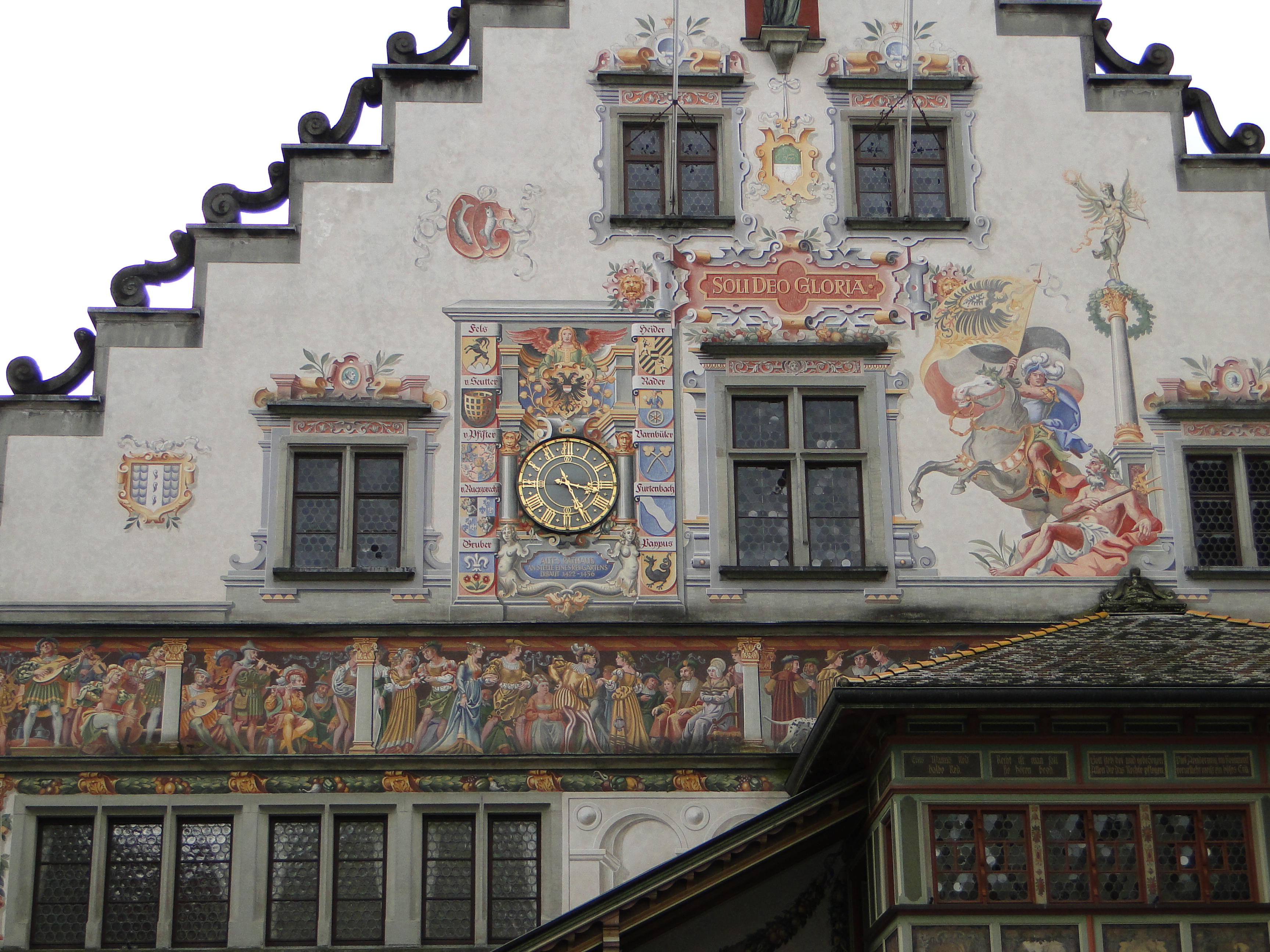 Das alte, historische Rathaus von Lindau am Bodensee am Bismarckplatz 4, Vorderansicht