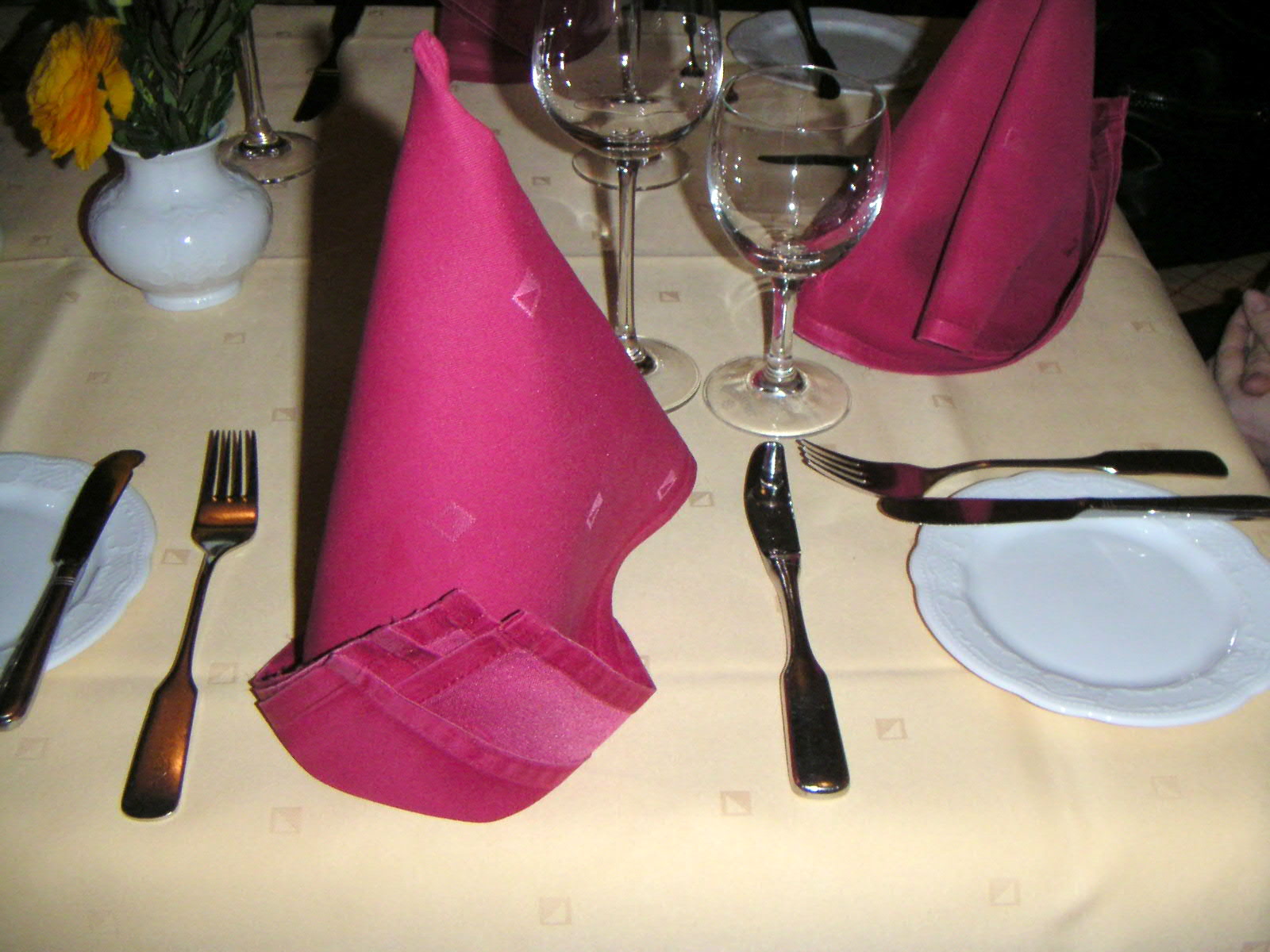 Hotel Restaurant Reichshof, Neuer Weg 53, der gedeckte Tisch