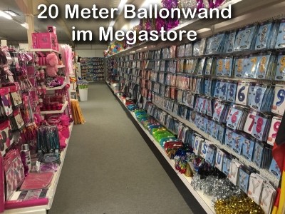 20 Meter Ballonwand im Megastore