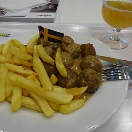 IKEA-Restaurant, Lübeck, Köttbullar mit Pommes