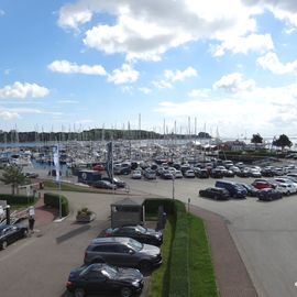 Ancora Marina, Neustadt in Holstein, Blick vom Leuchtturm auf den Osthafen