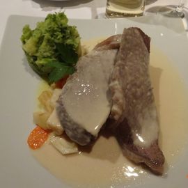 Die Gaststube, Bad Schwartau, Tafelspitz mit Lauch-Katoffelstampf auf getrüffeltem Wurzelgemüse mit Meerrettich sauce