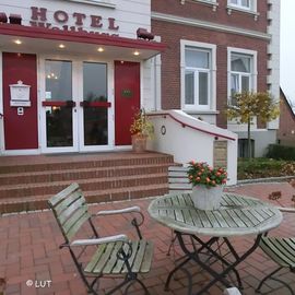 Wallburg, Hotel und Café, Neustadt