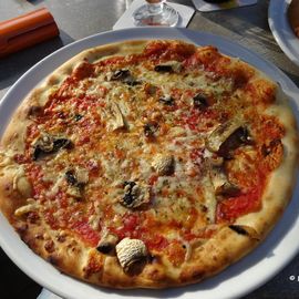 Meerbri, Niendorf, Champignon-Pizza