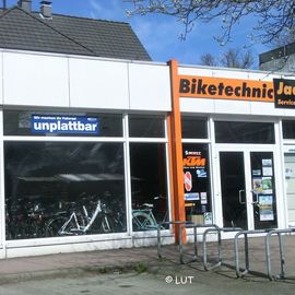 Biketechnik Jacob
Eingang Carl-Diem-Stra&szlig;e
