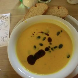 Café Bischofsherberge, Kürbissuppe mit Brot