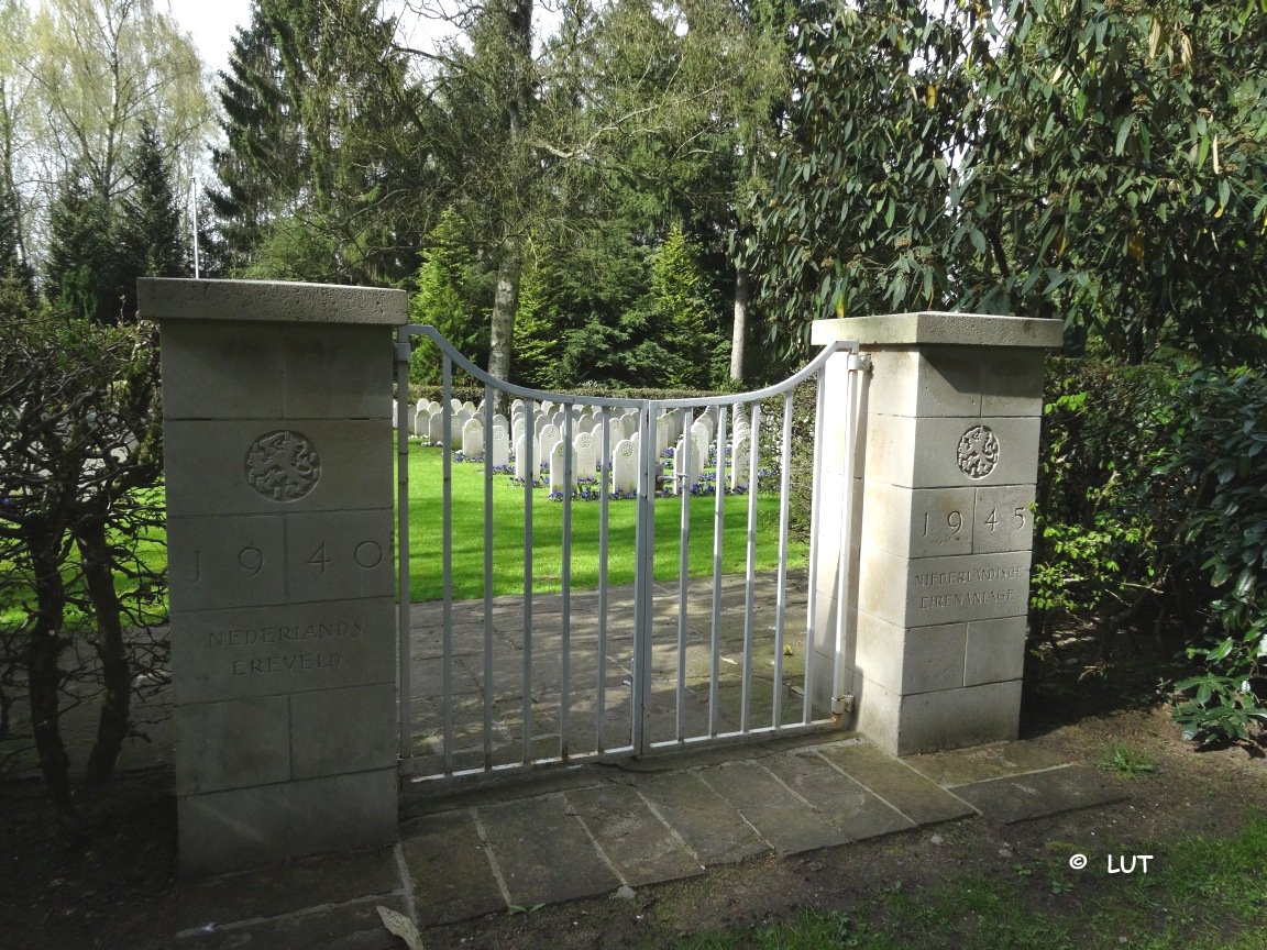 Vorwerker Friedhof, Lübeck, Gedenkstätte Niederlande