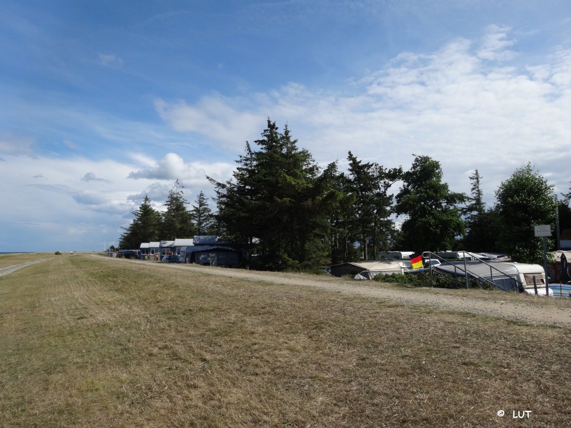 Campingplatz am Niobe, Fehmarn, angrenzender Deich