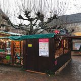 Weihnachtsmarkt an der Paulskirche in Frankfurt am Main