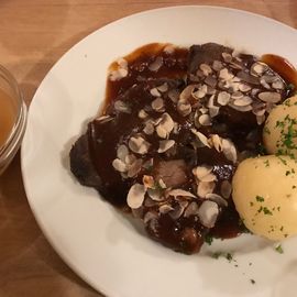 Rheinischer Sauerbraten mit Klößen 