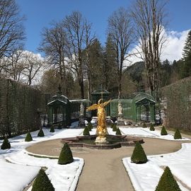 Schloss und Gartenverwaltung Linderhof in Ettal