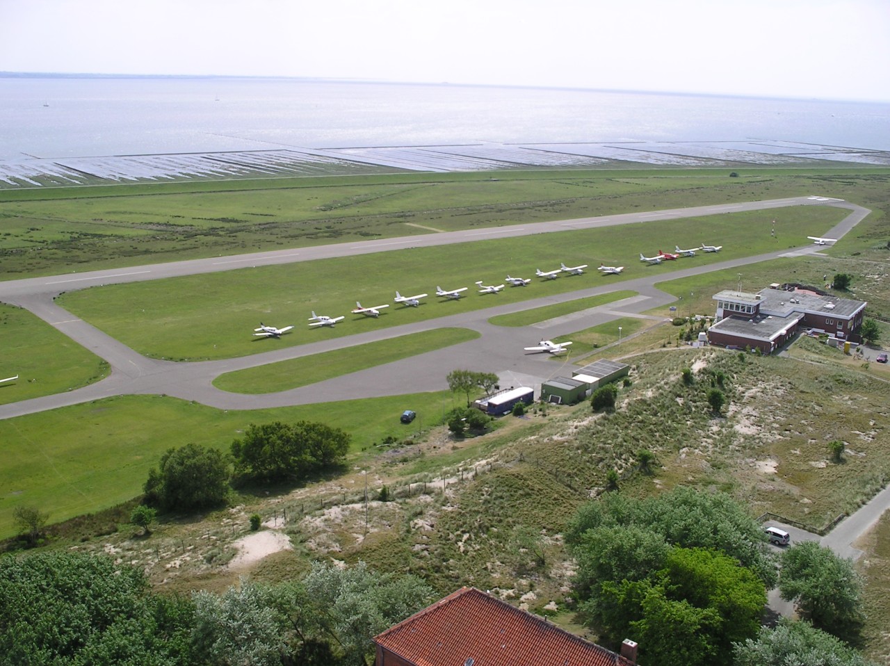 Landschaftlich schön gelegen - Der Flugplatz von Norderney