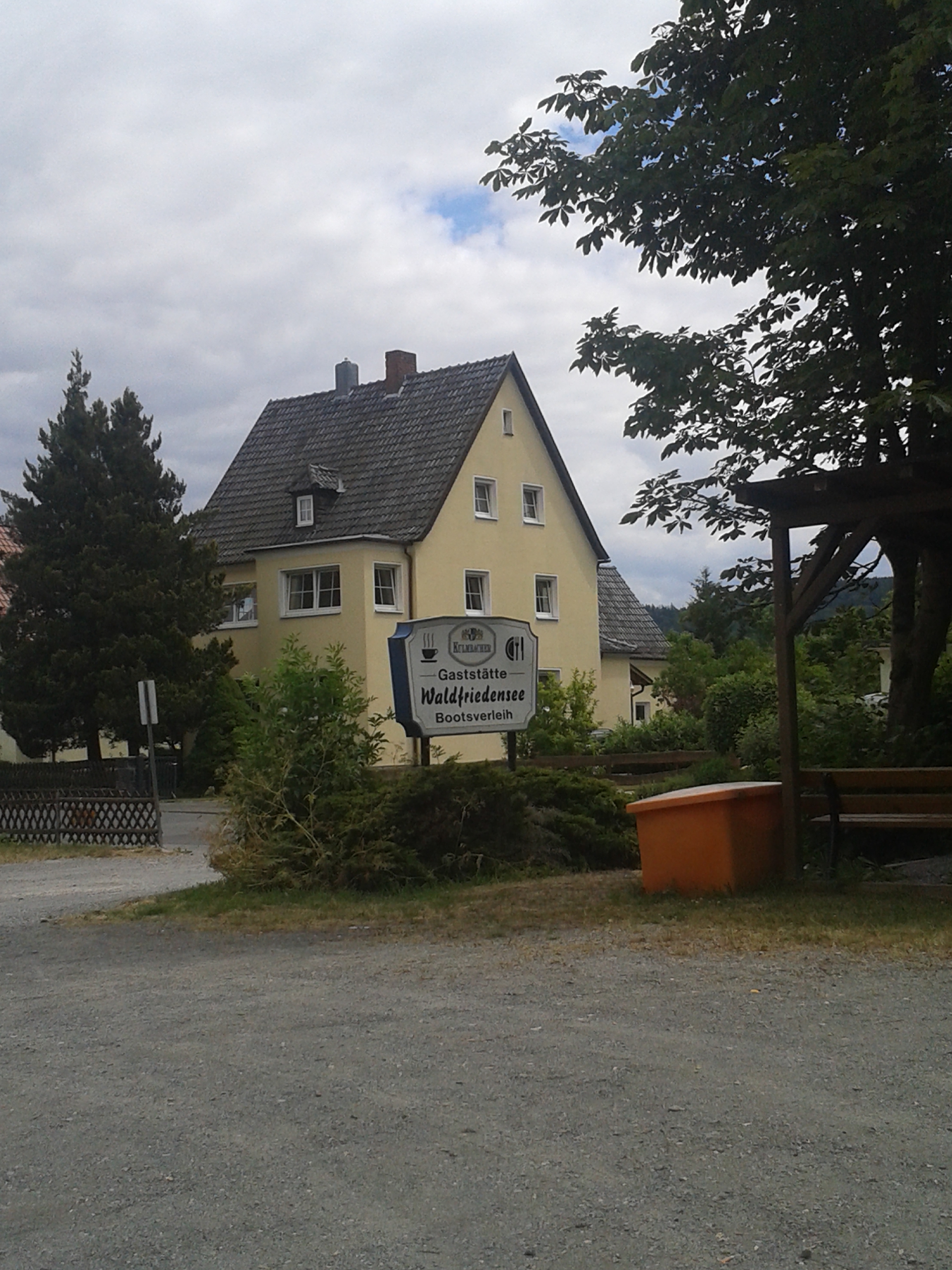 Bild 1 Gasthaus Waldfriedensee in Neustadt b.Coburg