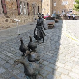 G&auml;nseliesel vor dem landgr&auml;flichen Schloss