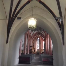 Stadtkirche  - Eingangshalle mit Blick in das Kirchenschiff