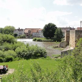 Blick zur mittelalterlichen Bartenwetzerbrücke und Altstadt