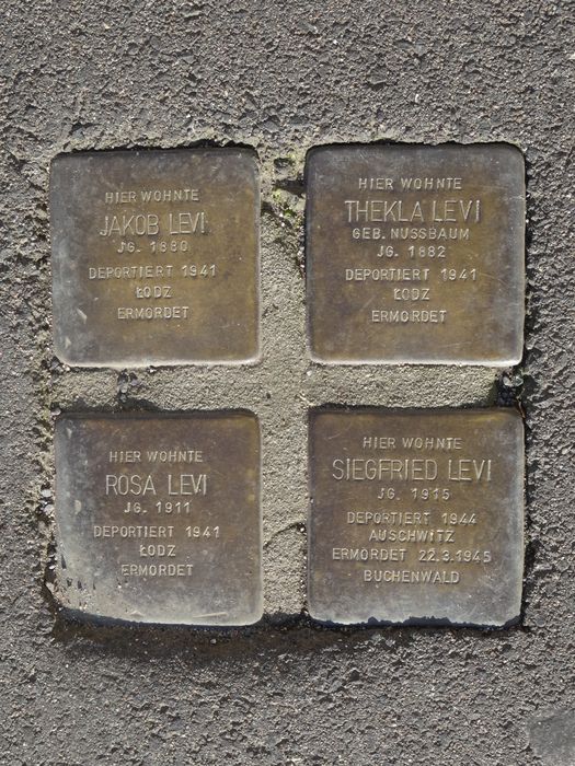 Stolpersteine für die Familie Levi