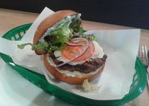 Bild zu Take Hallali Burger im Foodpoint / Citypoint