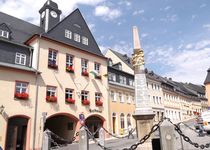 Bild zu Historischer Marktplatz und kursächsische Postmeilensäule