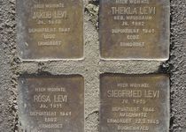 Bild zu Stolpersteine