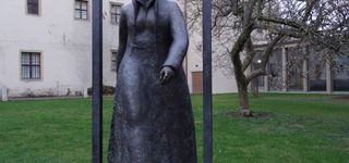 Bild zu Skulptur der Katharina von Bora im Hof des Augusteums